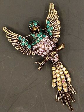 Vintage style, hummingbird brooch